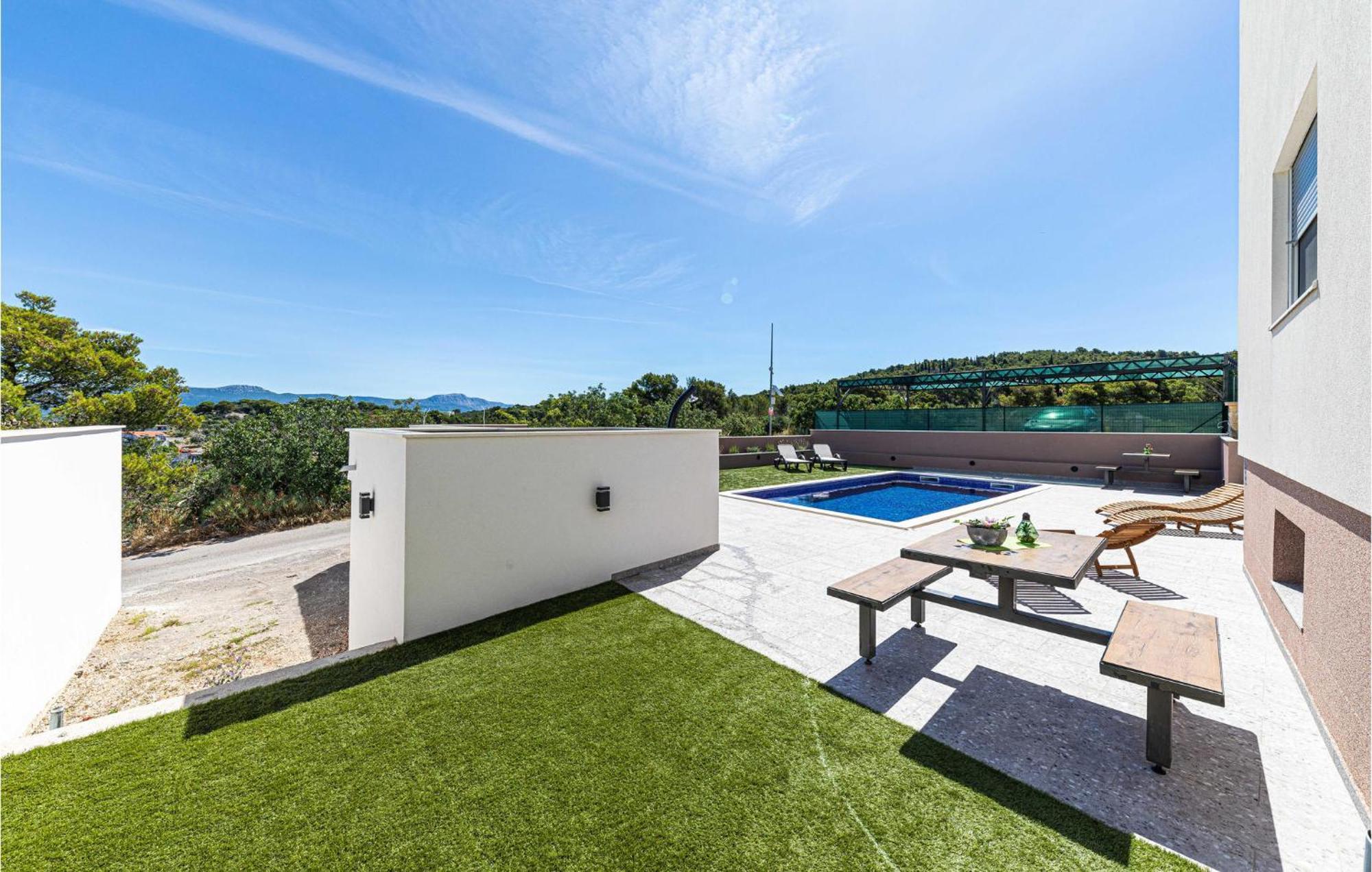 Amazing Apartment In Saldun With Wifi Trogir Bagian luar foto