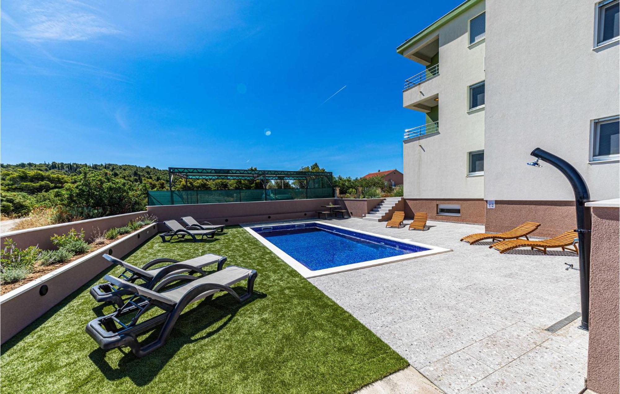 Amazing Apartment In Saldun With Wifi Trogir Bagian luar foto