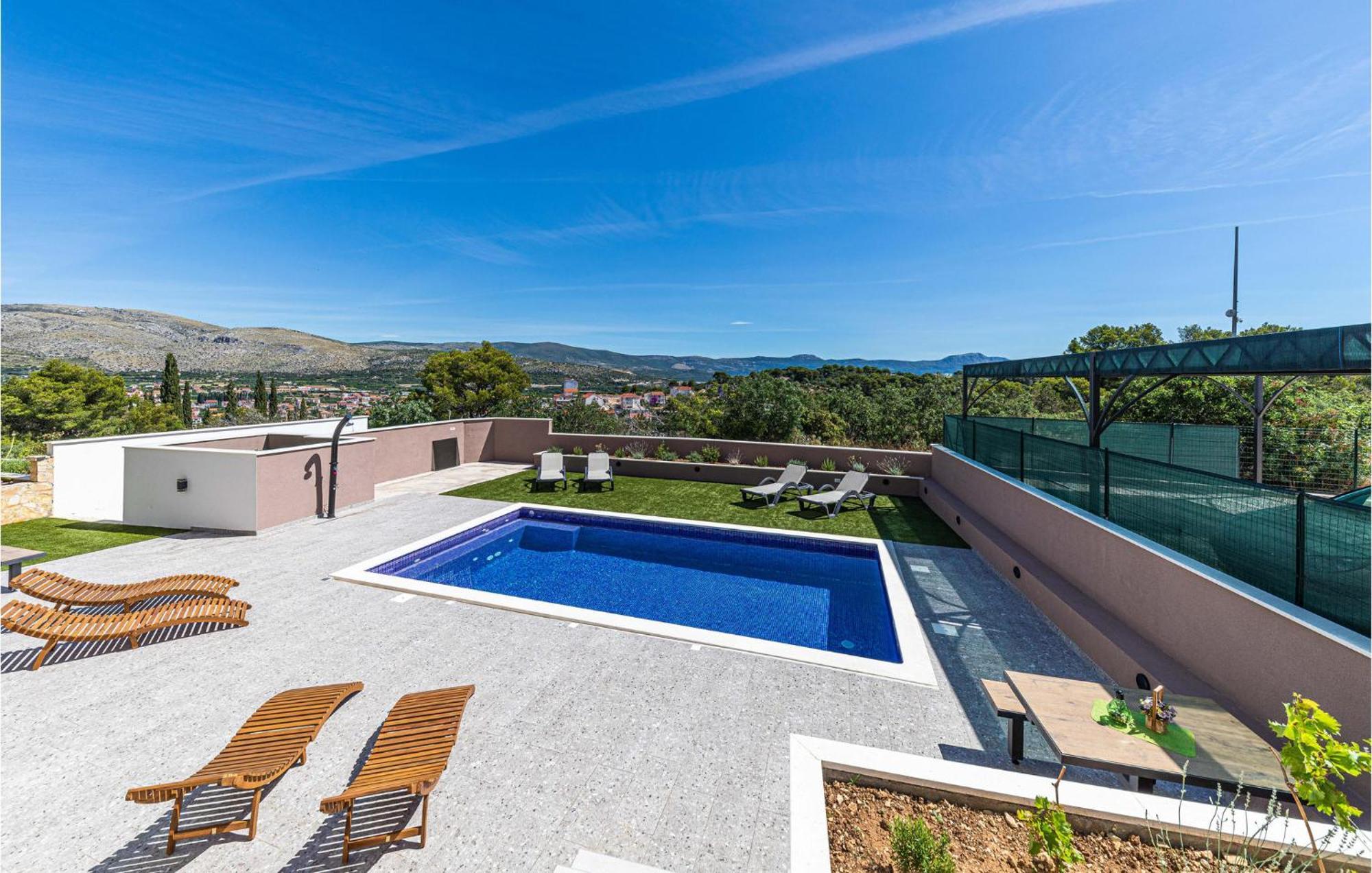 Amazing Apartment In Saldun With Wifi Trogir Bagian luar foto