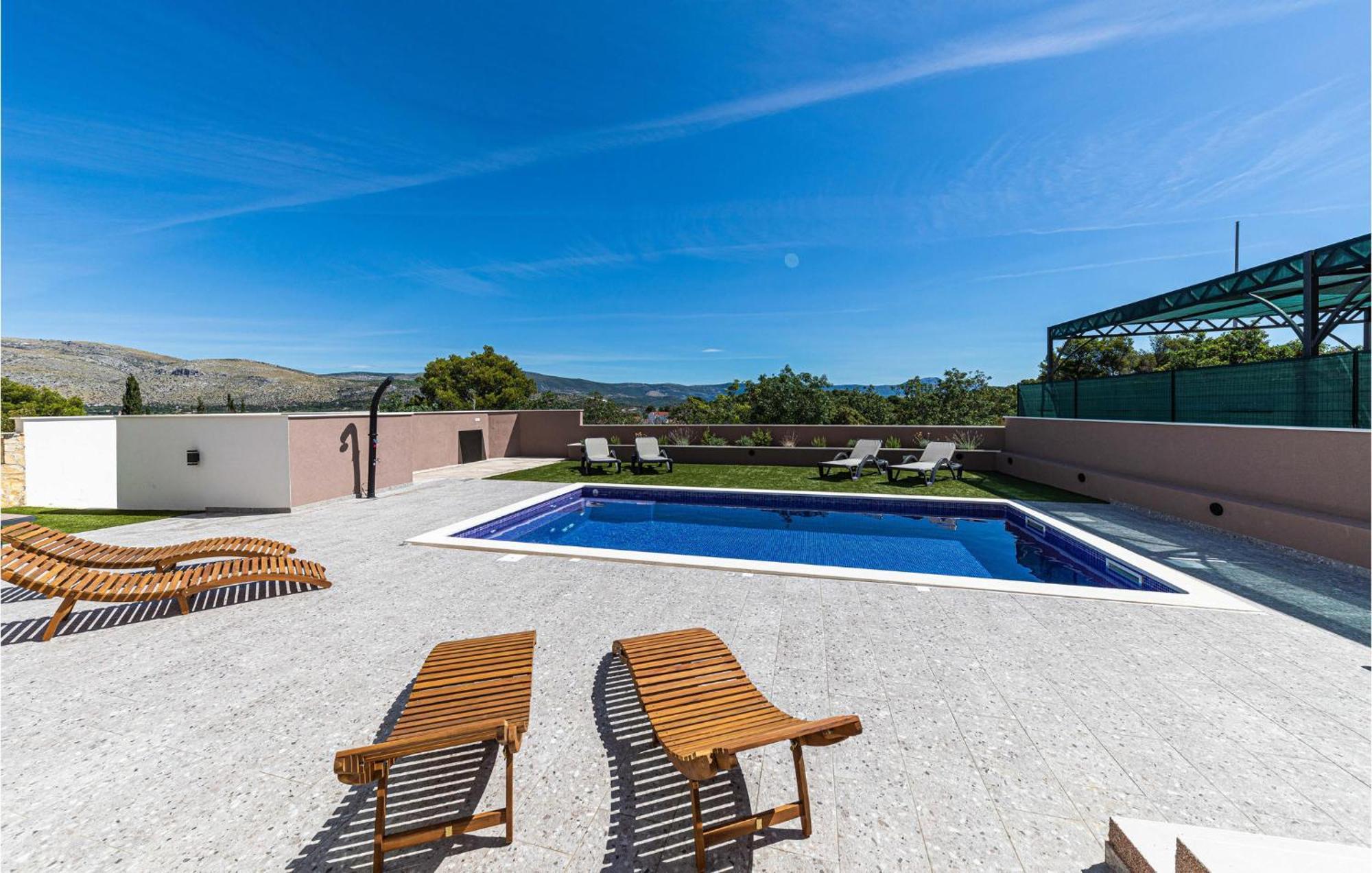 Amazing Apartment In Saldun With Wifi Trogir Bagian luar foto