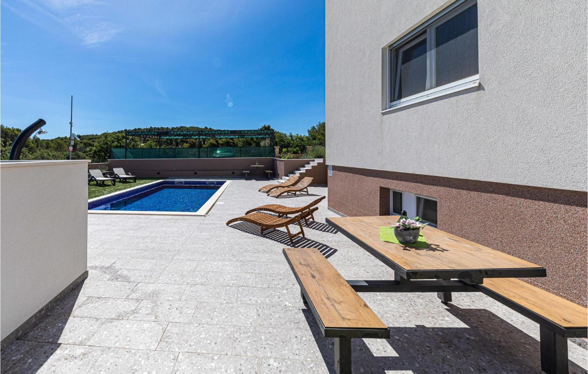 Amazing Apartment In Saldun With Wifi Trogir Bagian luar foto