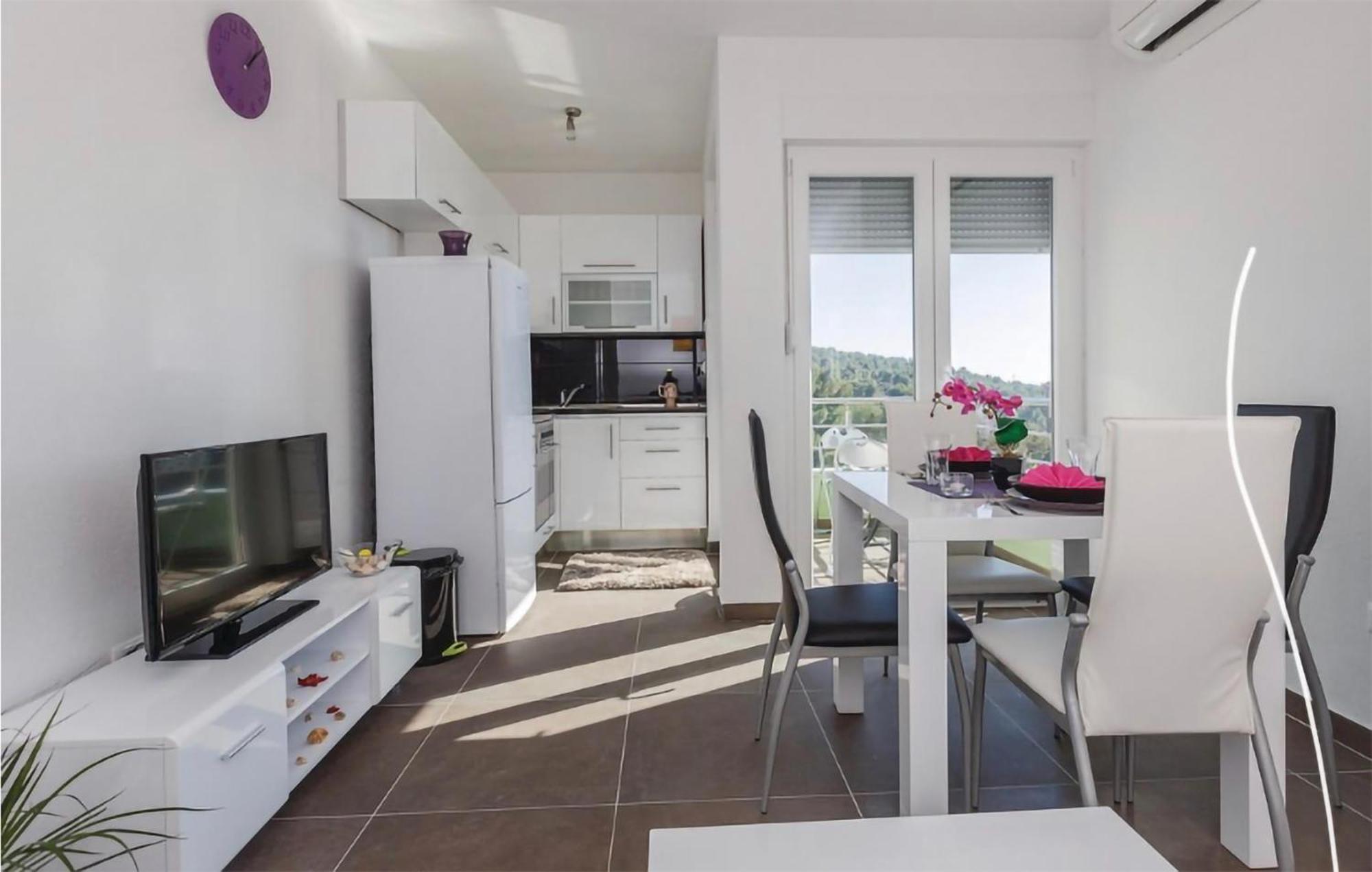 Amazing Apartment In Saldun With Wifi Trogir Bagian luar foto