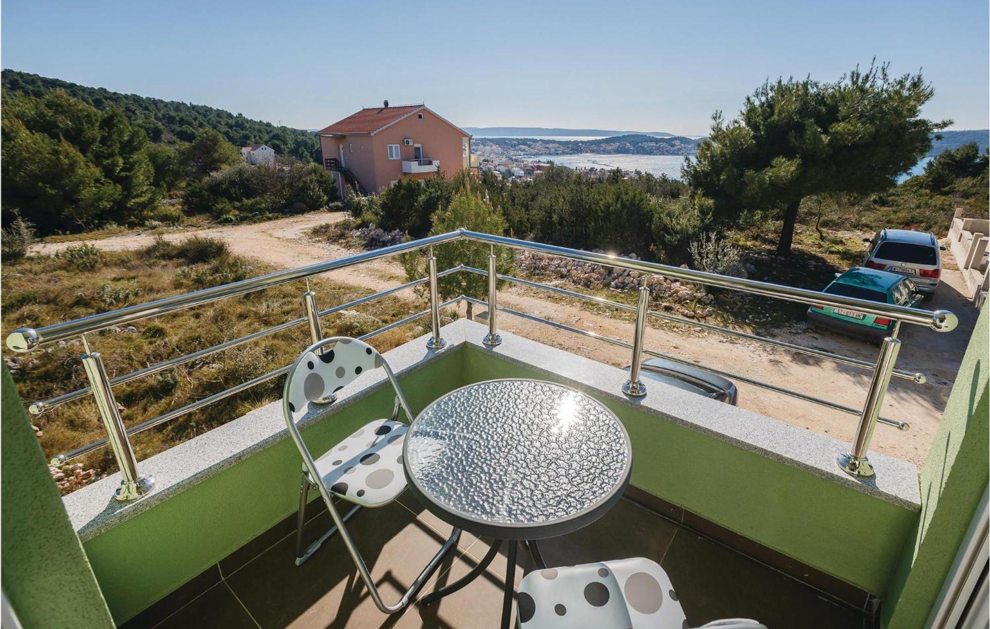 Amazing Apartment In Saldun With Wifi Trogir Bagian luar foto
