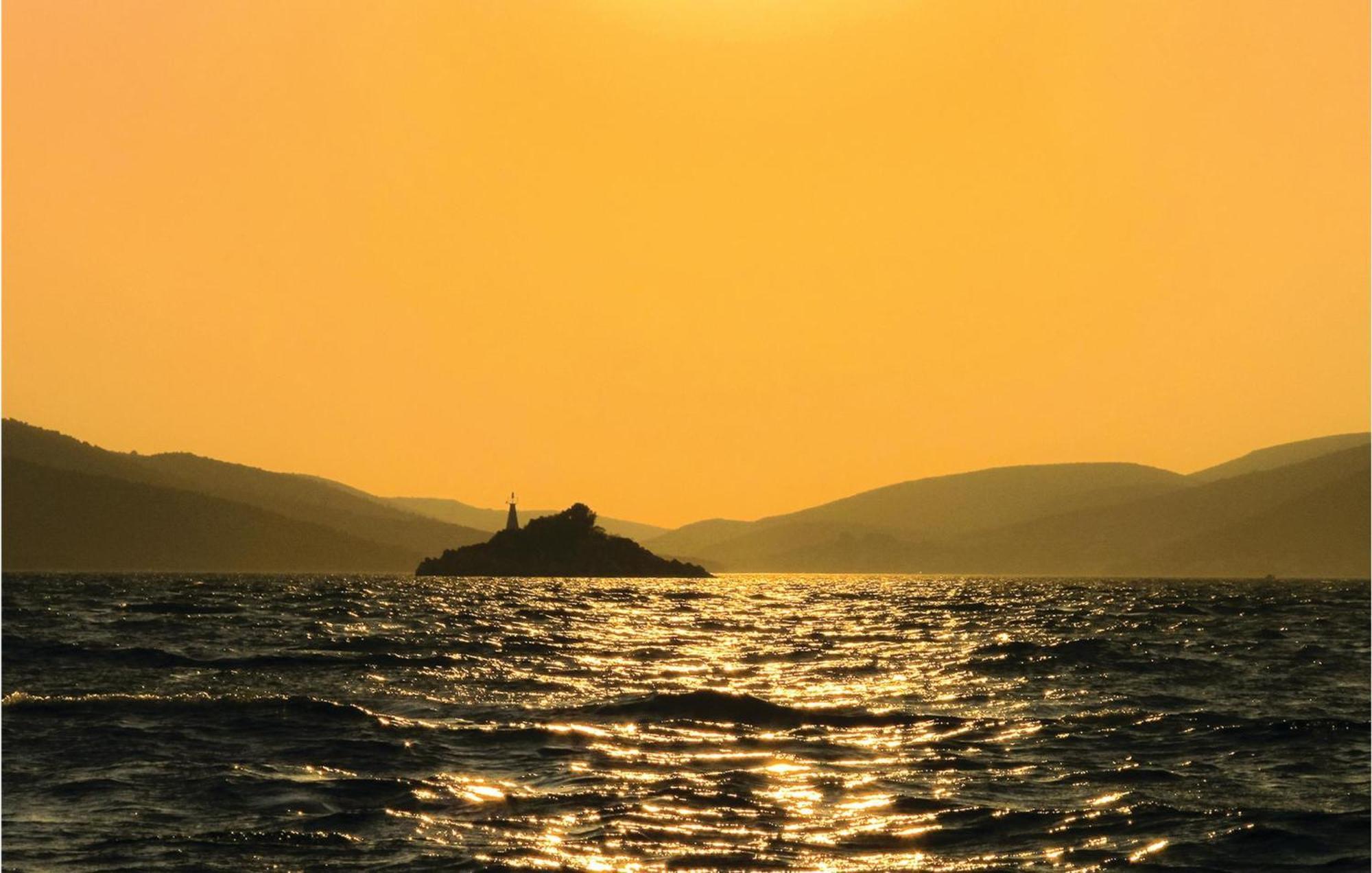 Amazing Apartment In Saldun With Wifi Trogir Bagian luar foto